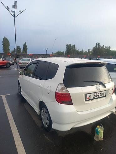 range rover 2002: Honda Fit: 2003 г., 1.3 л, Вариатор, Бензин, Хэтчбэк — 4