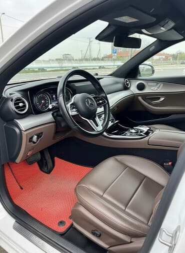 Mercedes-Benz E-Class: 2018 г.