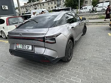 бартовой машина: Toyota bZ3: 2023 г., Электромобиль, Лифтбек — 4