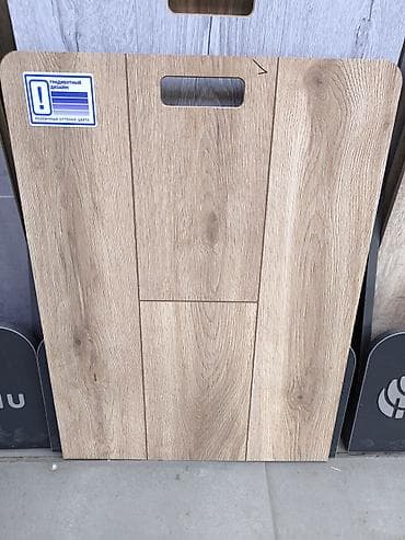 Ламинат под дерево, натуральный дубовый оттенок - Реалистичная