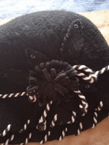 шляпы: Продается красивая шапка - шляпа, 100 процентов шерсть, черного — 5