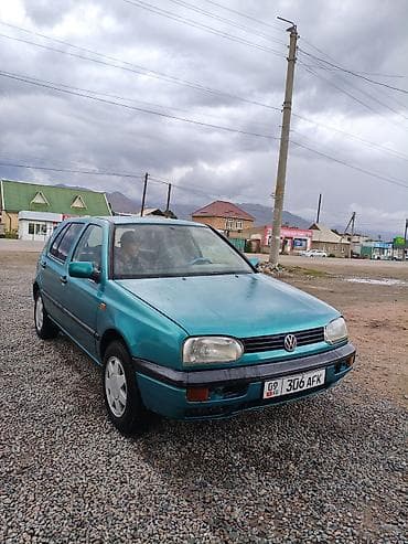 бар авто: Volkswagen Golf: 1993 г., 1.8 л, Кол менен иштөөчү, Бензин, Хетчбек — 1