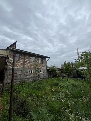 🏡 Продаётся частный дом в ж/м Ак-Орго, Бишкек ✨ 🛏️ 5 комнат 🌿 — 10