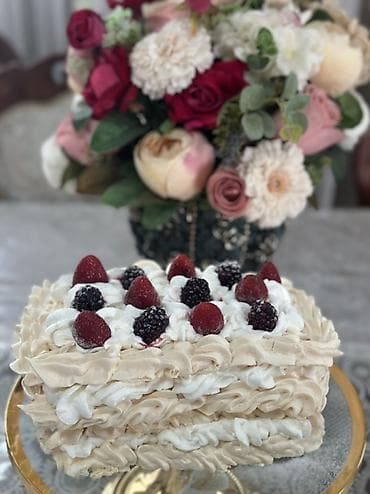 Продукты питания: 🧁 Домашняя выпечка на заказ Выпекаю сладости любой сложности — от — 5