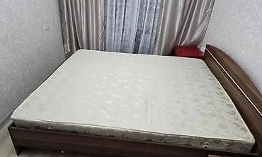 Шкафтар: Кровать двухместная продаётся. Размер 200/180 см. Причина продажи — 2