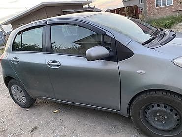 мерс 200 с: Toyota Yaris: 2006 г., 1.3 л, Автомат, Бензин, Хэтчбэк — 4