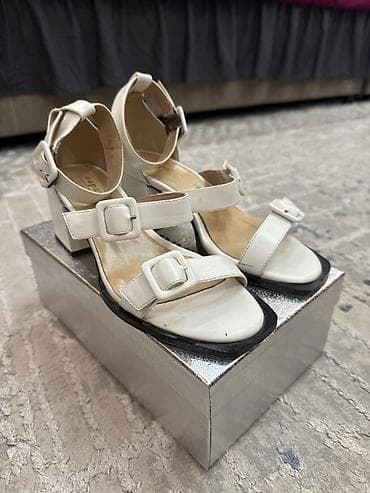 foot patch: Босоножки, 37, Caprice, Б/у, цвет - Белый — 1