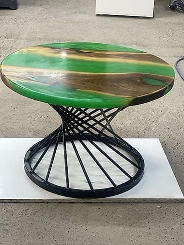 ри: Круглый журнальный/кавовый стол с эпоксидной заливкой и — 1