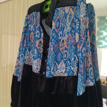 срочно продаю в связи с переездом: Платье 48размера, из велюра и шелка. Длина французская, носить с — 2