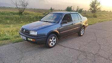1 nz: Volkswagen Vento: 1993 г., 1.8 л, Механика, Бензин, Седан — 1
