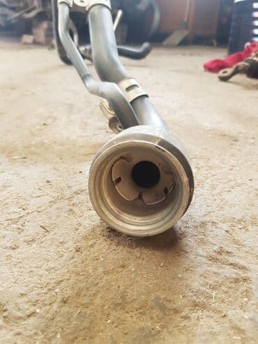 газовое оборудование на машину: Горловина бензобака, в идеальном состоянии, авто неизвестно. Toyota — 1