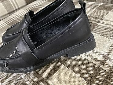 Угги: Лоферы женские черные - Модель: классические лоферы с перемычкой — 2