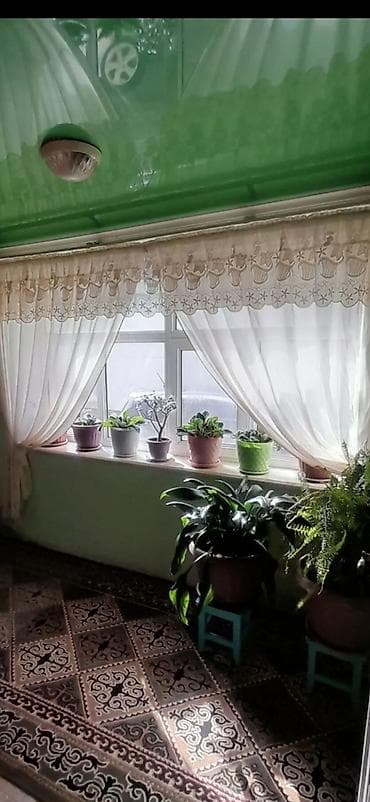 сдаю токмок: 62 м², 4 комнаты, Забор, огорожен — 6