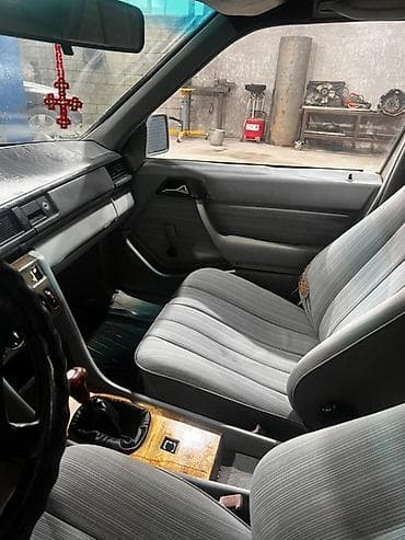 продаю через банк: Mercedes-Benz W124: 1989 г., 2.6 л, Механика, Бензин, Седан — 8