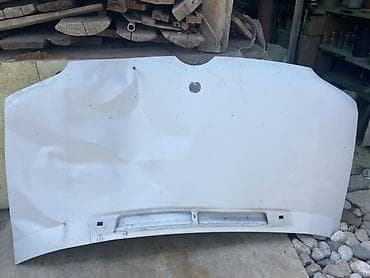 Капот Mercedes-Benz