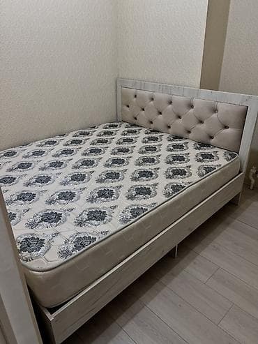 продам двухспальную кровать: Двуспальная кровать, Б/у, С матрасом, длина - 190 см — 3