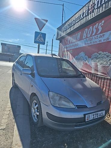 corolla 2022: Toyota Prius: 2000 г., 1.5 л, Вариатор, Гибрид, Седан — 1