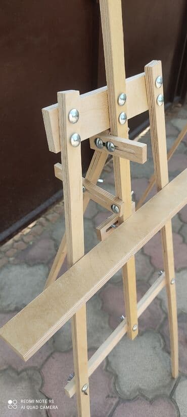 настольные наборы: Набор деревянных мольбертов-треног, идеально подходящих для — 4