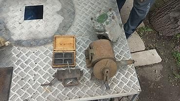 Оборудование для производства: НШ-100 Д-2 (насос) редуктор - 8000 сом, задняя бабка- 1000 сом — 1