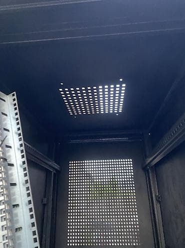 серверные шкафы 20: Напольный телекоммуникационный шкаф (server rack) с перфорированными — 7