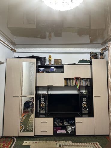 офисный кресло б у: Гарнитур для зала, Б/у, Самовывоз, цвет - Бежевый — 1