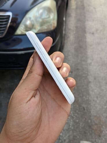 3g: Blackberry Q5, 2 ГБ, цвет - Белый, 1 SIM — 5