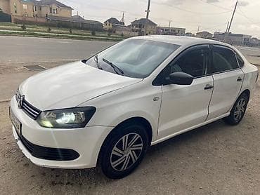 авто пол: Volkswagen Polo: 2013 г., Ручные, Бензин, Седан — 7