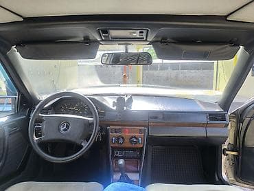 дверь на мерседес 210: Mercedes-Benz W124: 1990 г., 2 л, Механика, Газ, Универсал — 5