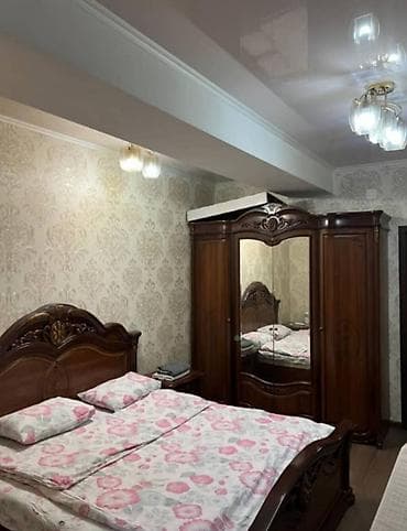 Спальный гарнитур в классическом стиле Состав: - Двуспальная кровать