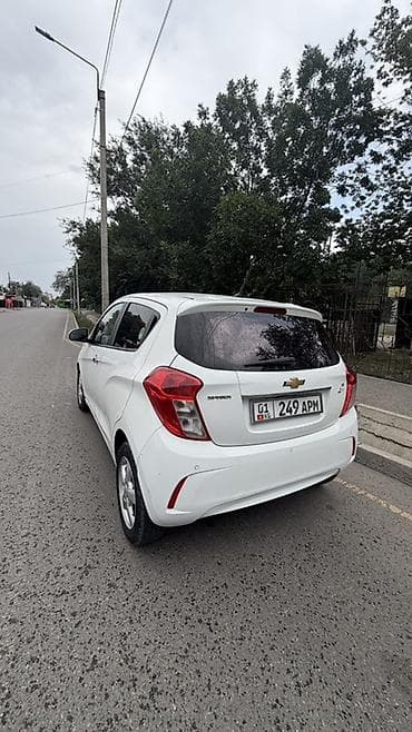 Продажа авто: Chevrolet Spark: 2016 г., Бензин, Хэтчбэк — 3
