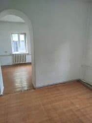 сдаю дом старый толчок: Үйдүн жарымы, 70 кв. м, 3 бөлмө, Риелтор, Эски ремонт — 2
