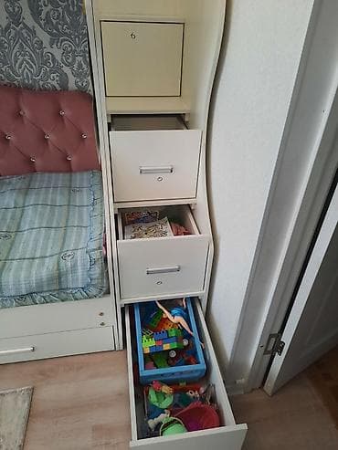 bunk bed: Продаю двухярусную кровать состояние нового, причина продажи ребёнок — 3