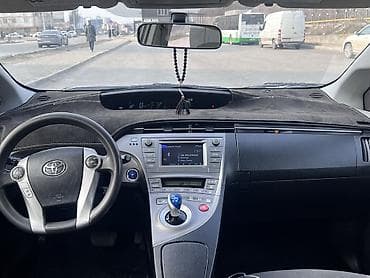 коробка в багажник авто: Toyota Prius: 2015 г., 1.8 л, Вариатор, Гибрид, Хэтчбэк — 8