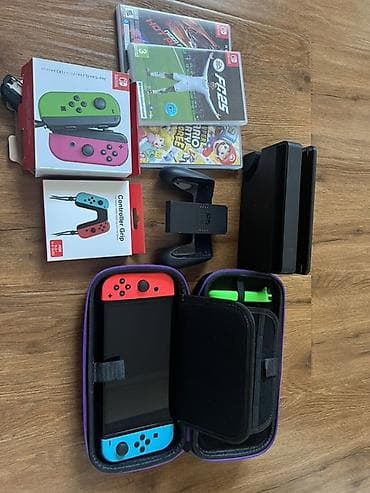 Nintendo Switch комплект Почти новый использовали 4 мес - Консоль