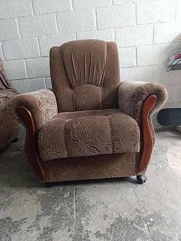 кресла диван: Кресло мягкое с широкими подлокотниками Цена : 500 сомов но если — 2