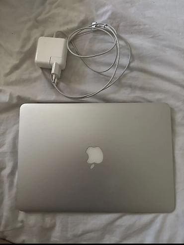 MacBook Air 13" (Early 2014) с зарядным устройством Продаю мак 2014 — 1