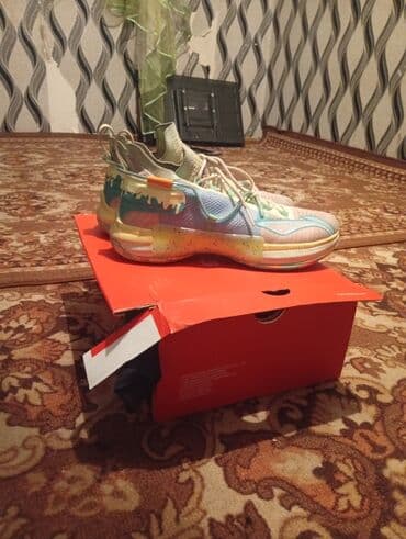срочно продаю в связи с переездом: Эркектердин кроссовкасы, 44, Колдонулган — 1