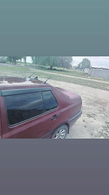 bmw g01: Volkswagen Vento: 1993 г., 1.8 л, Механика, Бензин, Седан — 5