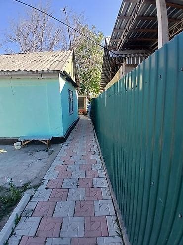 Продаётся земельный участок с домом и дворовыми постройками — 10
