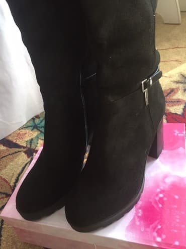 сапоги из натурального меха и кожи: Продам женские зимние замшовые новые сапоги 37,5 размера, хорошая — 4