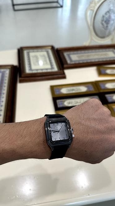 Кварцевые наручные часы SABR - Корпус: квадратный, полированный