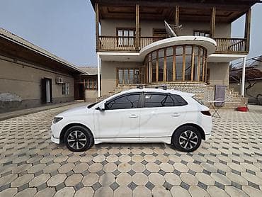 чанган юнит: BYD E2: 2024 г., Электромобиль, Кроссовер — 3