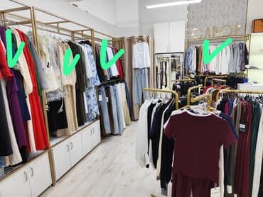 торговое оборудование для магазина одежды: Торговый гардеробный модуль для одежды - Напольная металлическая — 1