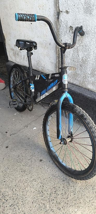 Велосипеды: Продаю велосипед чёрно-синего цвета 🚲 Размер колёс 20 . Велосипед в — 3