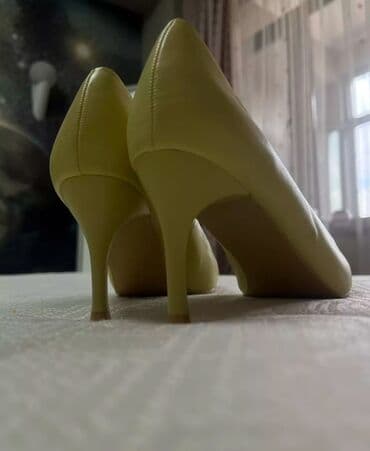 Прокат одежды: Без торга! Женские туфли лодочки на шпильке - Цвет — 1