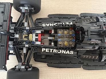 моторлор: Конструктор гоночного болида Formula 1 Mercedes-AMG Petronas (стиля — 4