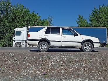 Транспорт: Volkswagen Vento: 1994 г., Механика, Бензин, Седан — 2