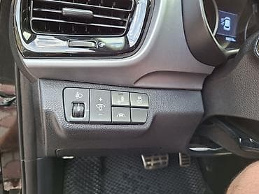 без турбины: Kia Stonic: 2018 г., 1.6 л, Автомат, Дизель, Лифтбек — 5
