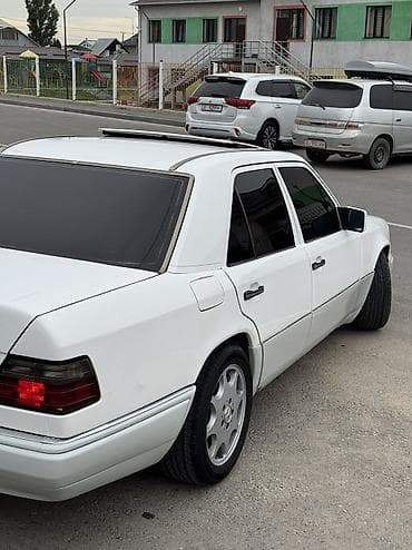 aion v plus: Mercedes-Benz E-Class: 1994 г., 2.2 л, Механика, Бензин — 4