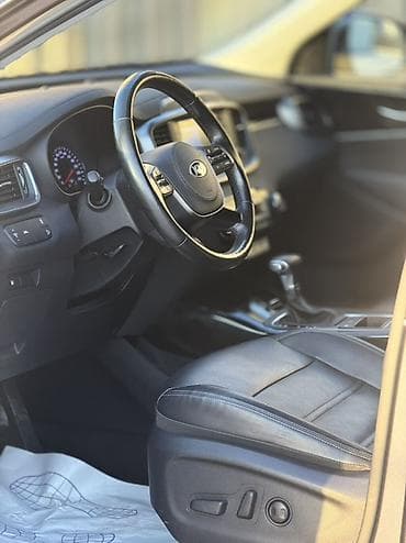 машина в идеальном состоянии: Kia Sorento: 2019 г., 2 л, Автомат, Дизель, Кроссовер — 6